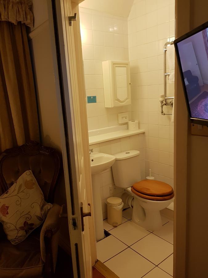 Schoolhouse Restaurant And Hotel Swindon Ngoại thất bức ảnh